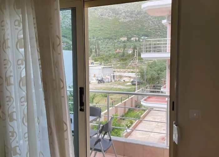 Antonis Hotel Himare