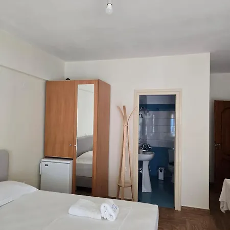 Antonis 3* Himare Fshat